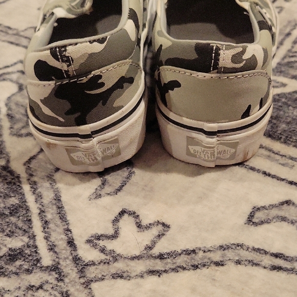 Vans Camouflage Slip-On Sneakers - Picture 4 of 8